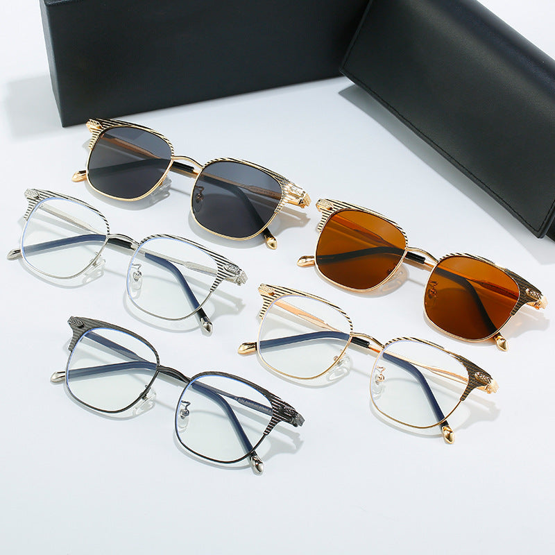 Ladies designer sunglasses with luxurious frame and mirrored lenses