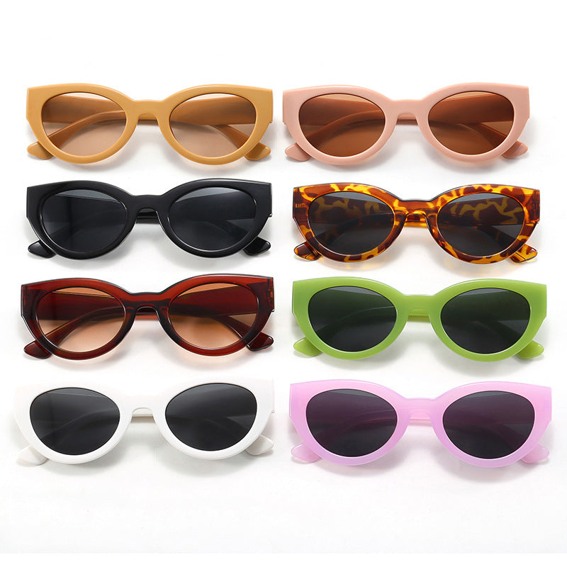 Ladies fashionable square sunglasses with mirrored lenses