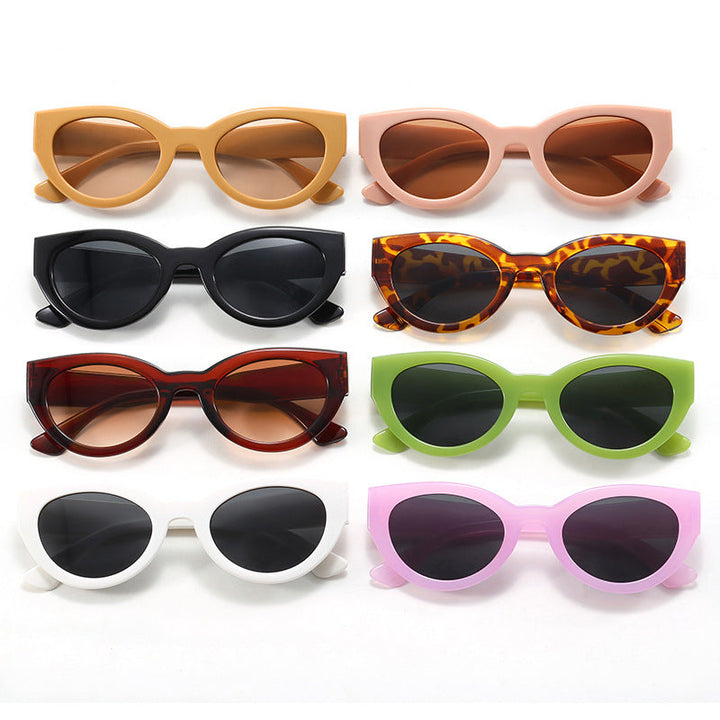Ladies fashionable square sunglasses with mirrored lenses