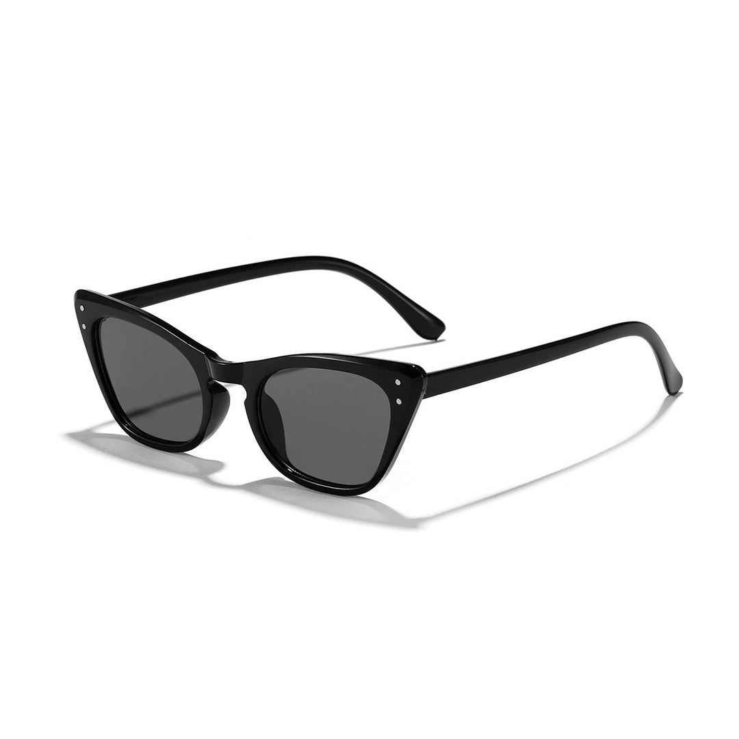 Ladies Cat-Eye Sunglasses with Mirrored Lenses and Stylish Frame