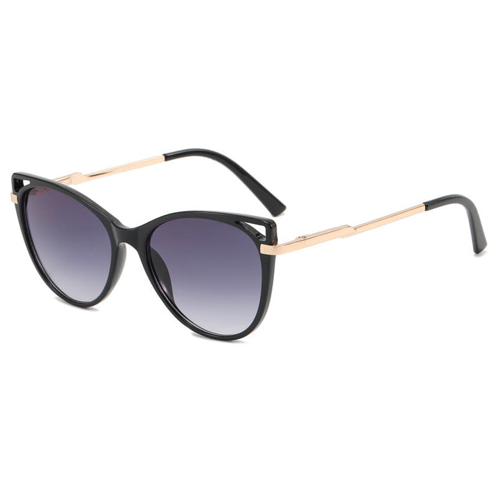 Ladies trendy cat-eye sunglasses with mirrored lenses