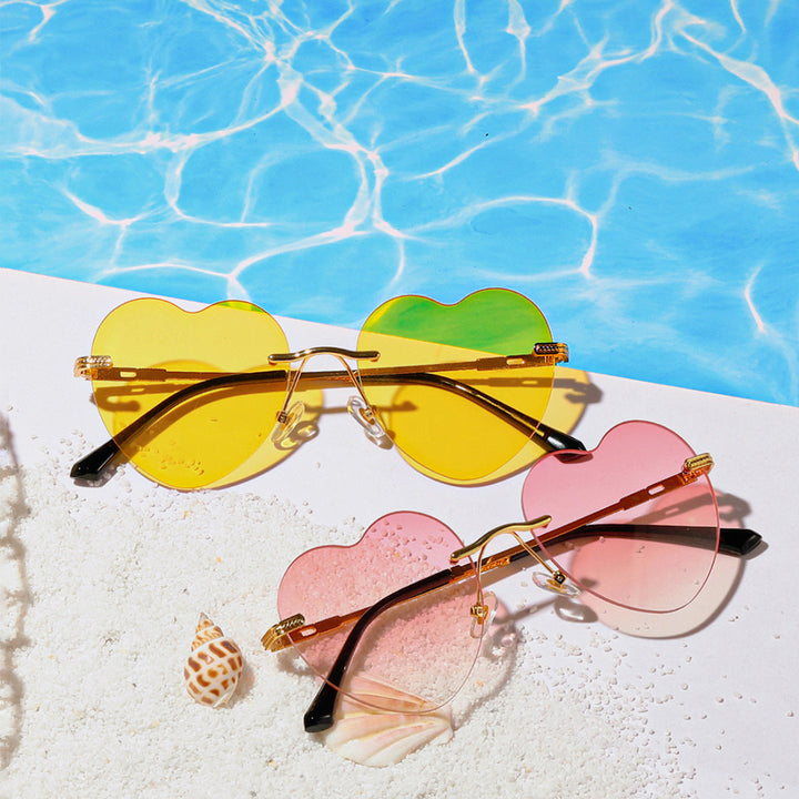 Ladies trendy heart sunglasses with mirrored lenses