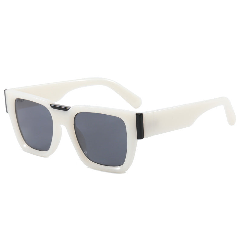 Women mirrored cat-eye sunglasses with comfortable fit