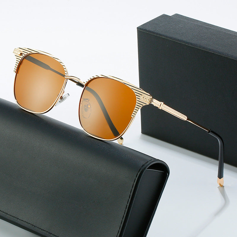 Ladies designer sunglasses with luxurious frame and mirrored lenses