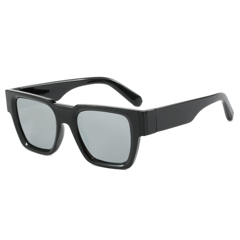 Women mirrored cat-eye sunglasses with comfortable fit