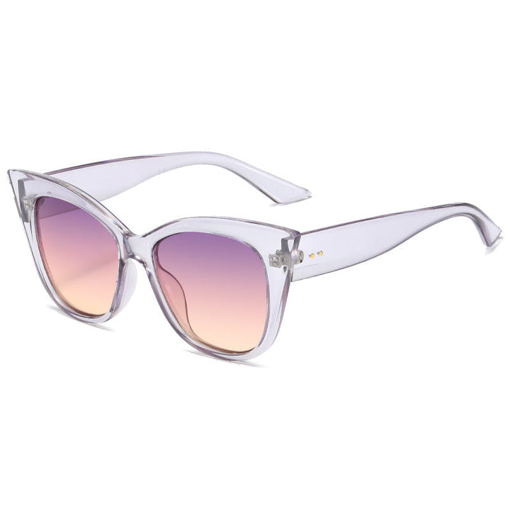Women extravagant Cat-Eye sunglasses with mirrored lenses