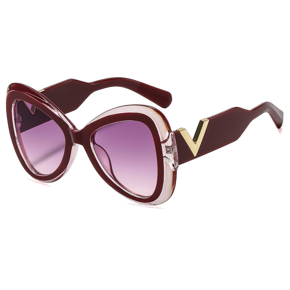 Women Cat-Eye Sunglasses with Luxurious Frame and Mirrored Lenses
