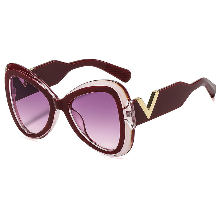 Women Cat-Eye Sunglasses with Luxurious Frame and Mirrored Lenses