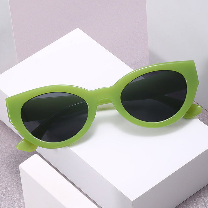 Ladies fashionable square sunglasses with mirrored lenses