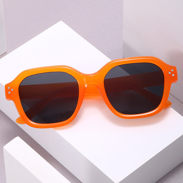 Ladies fashionable square sunglasses with mirrored lenses
