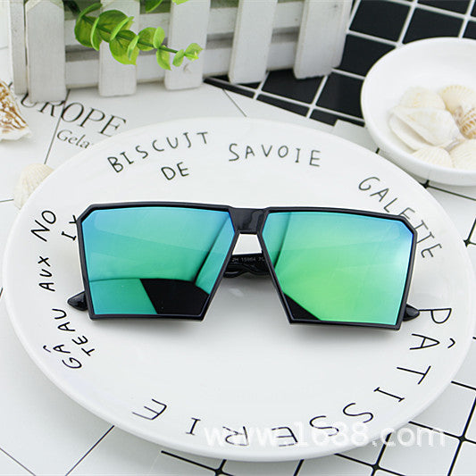 Women's Fashion Sport Sunglasses with Square Frame and Mirrored Lenses