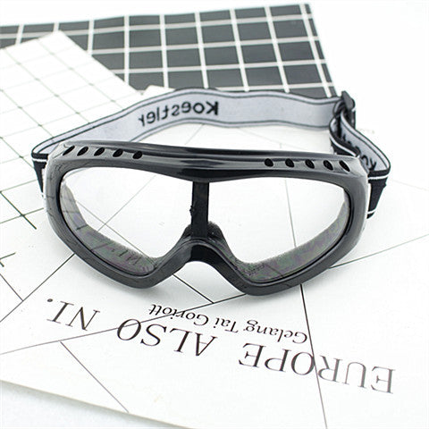 Women’s sporty goggles with mirrored lenses