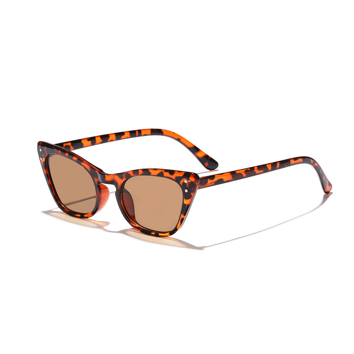 Ladies Cat-Eye Sunglasses with Mirrored Lenses and Stylish Frame