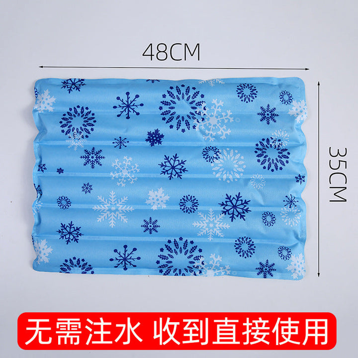 Ladies cooling mat with innovative snowflake structure
