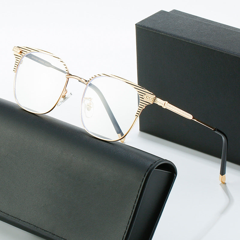 Ladies designer sunglasses with luxurious frame and mirrored lenses