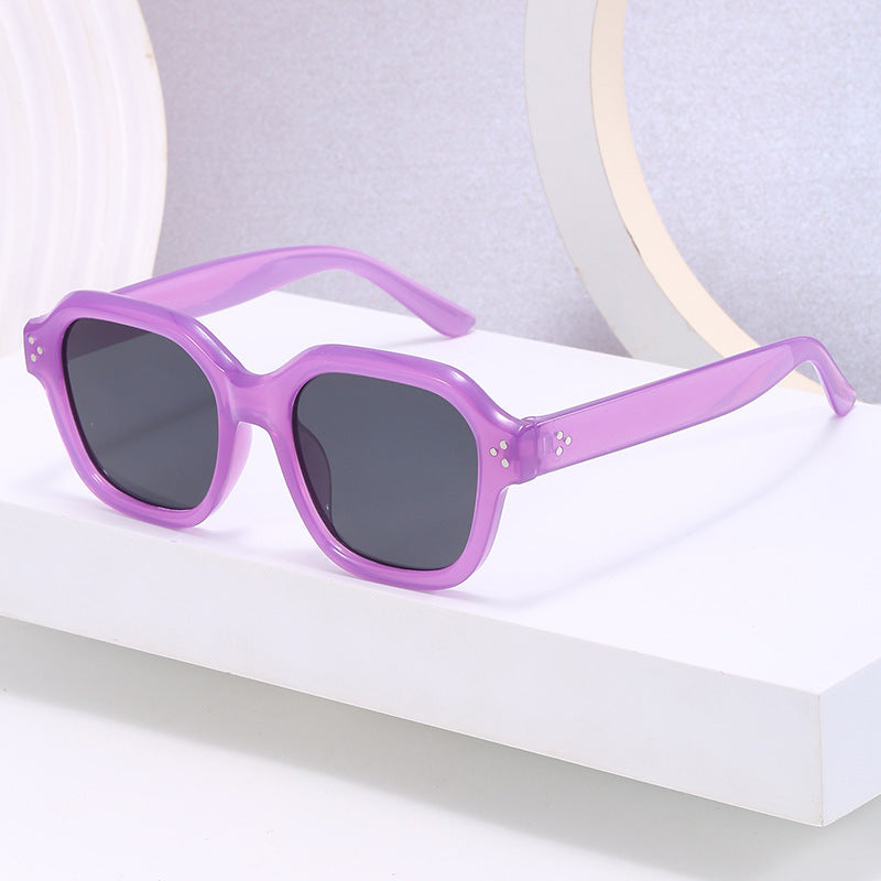 Ladies fashionable square sunglasses with mirrored lenses