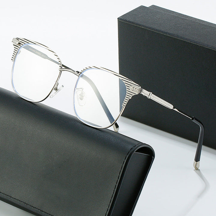 Ladies designer sunglasses with luxurious frame and mirrored lenses