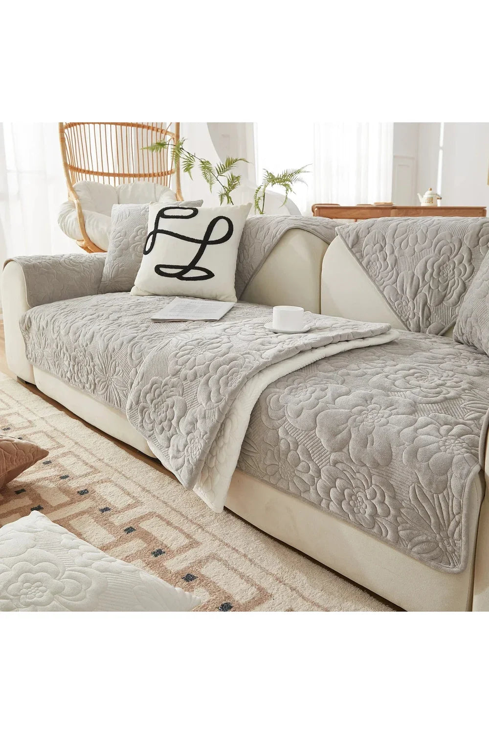 Plush sofa cover |