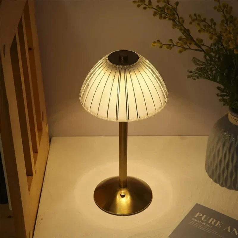 GlassGleam | Cordless three-colour LED table lamp with dimming function