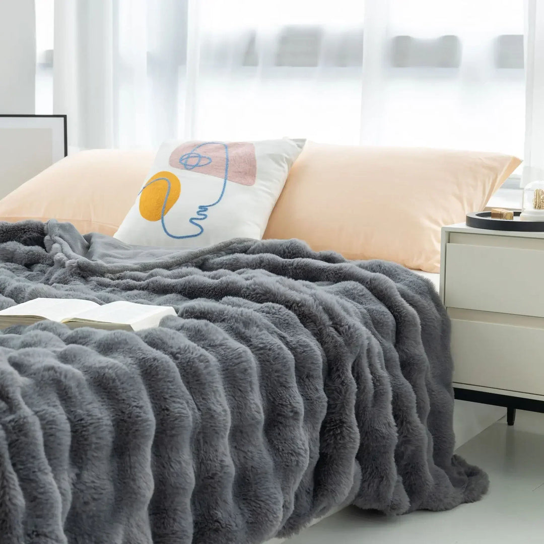 PlushCozy | Faux Fur Winter Blanket