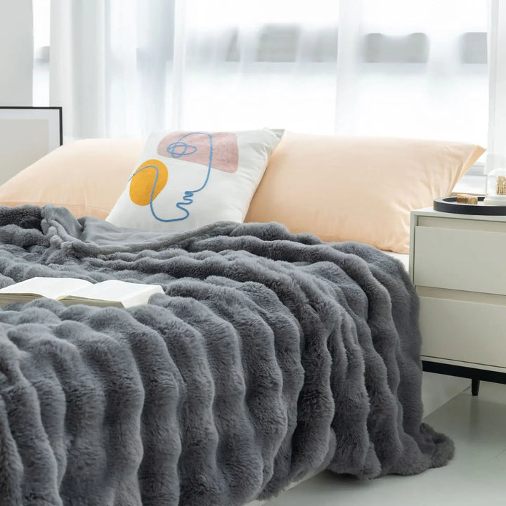 PlushCozy | Faux Fur Winter Blanket