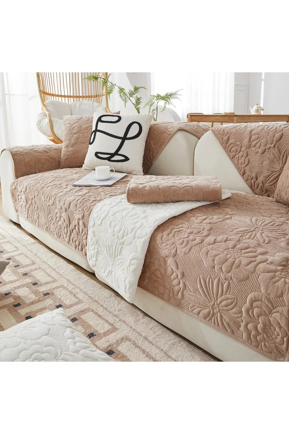 Plush sofa cover |