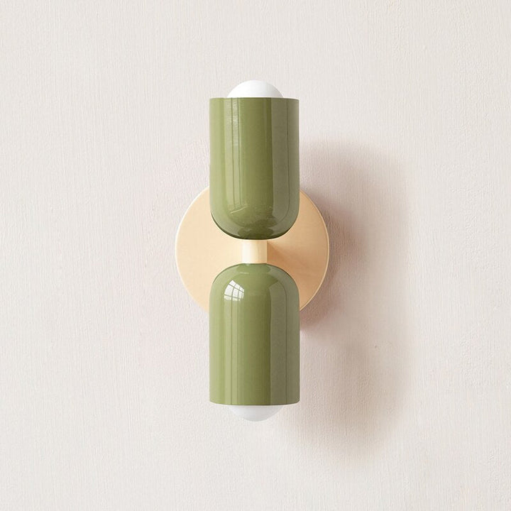 Lively, minimalist wall lamp with two light bulbs