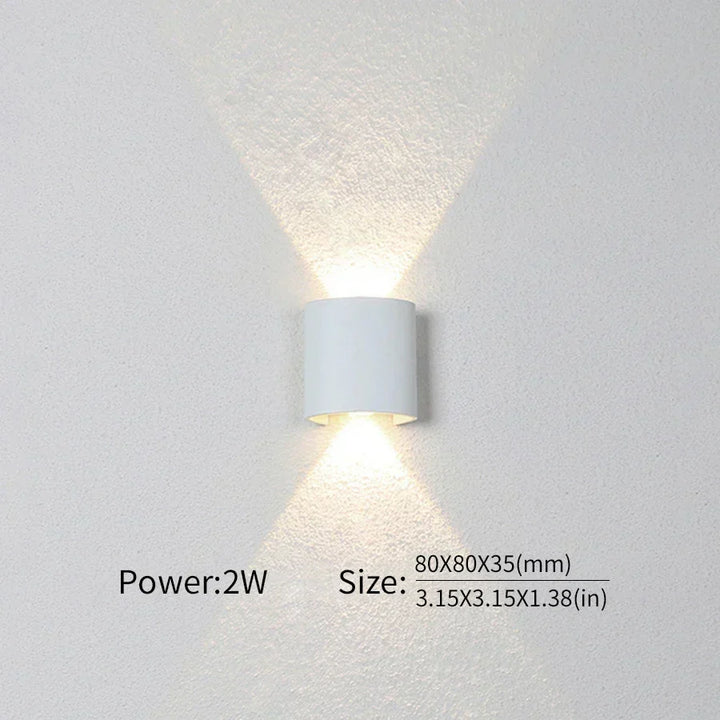 Modern lighting, indoor or outdoor: The versatile LED wall lamp