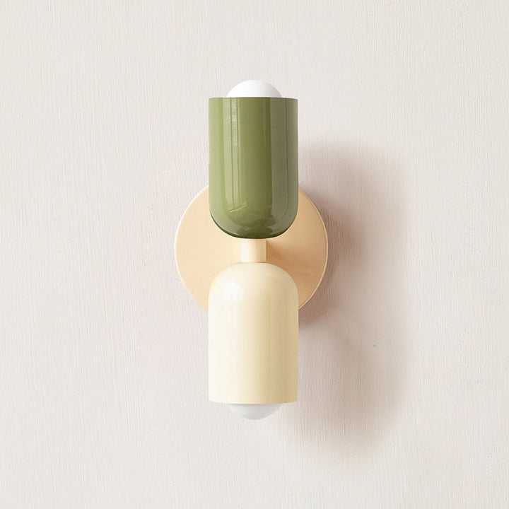 Lively, minimalist wall lamp with two light bulbs