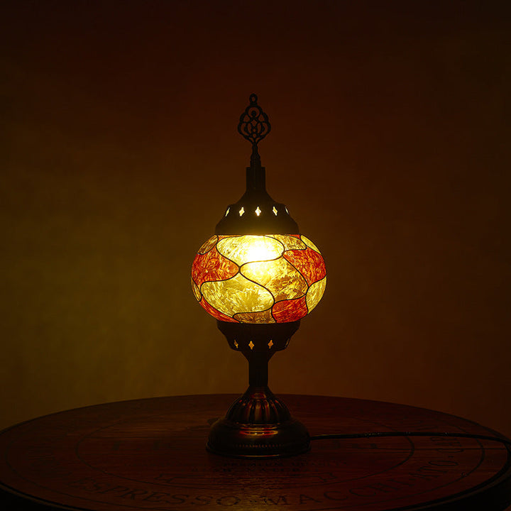 Traditional Tiffany romantic oval iron enameled 1-light table lamp for the bedroom