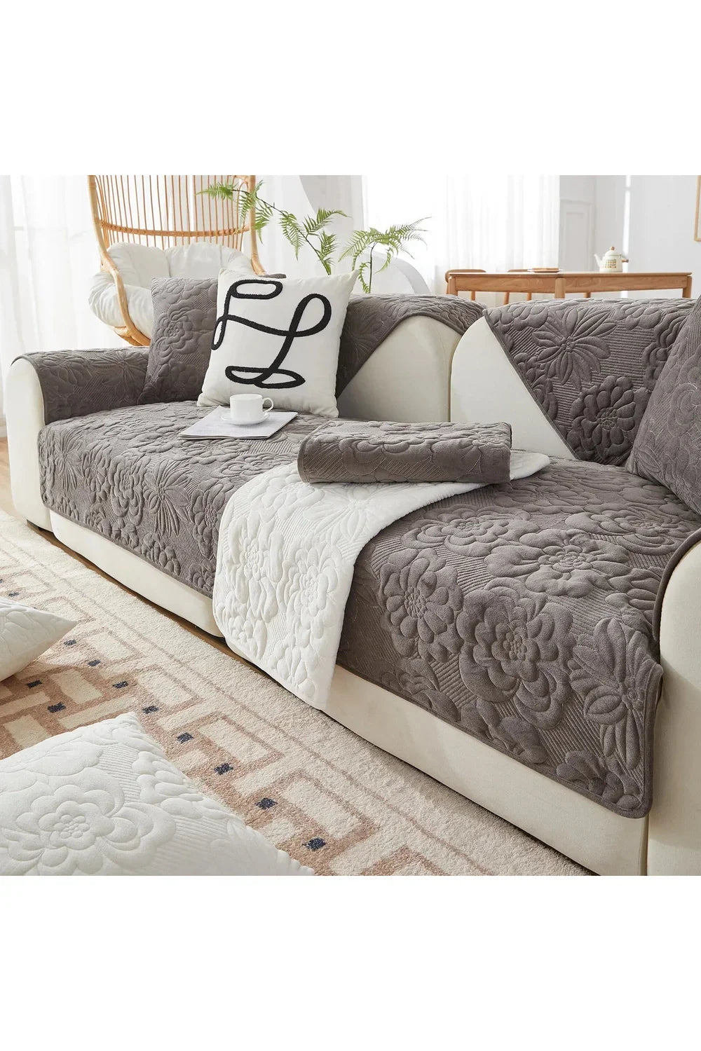 Plush sofa cover |