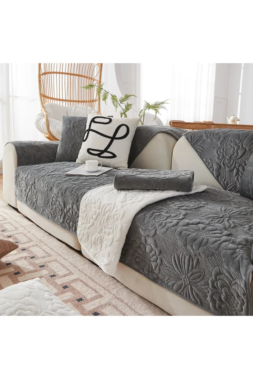 Plush sofa cover |