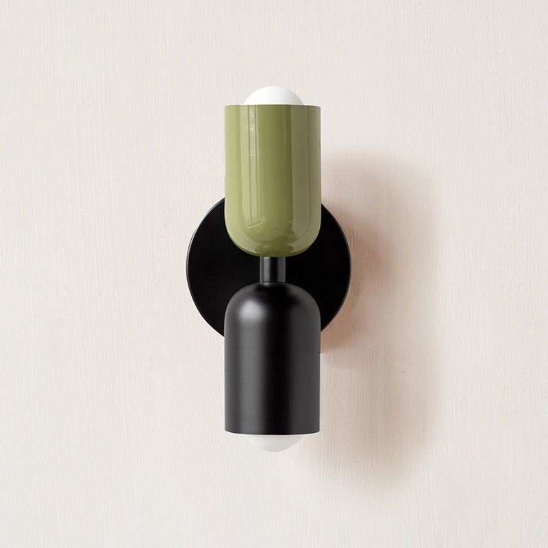 Lively, minimalist wall lamp with two light bulbs