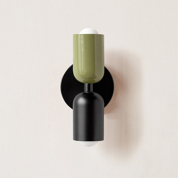 Lively, minimalist wall lamp with two light bulbs