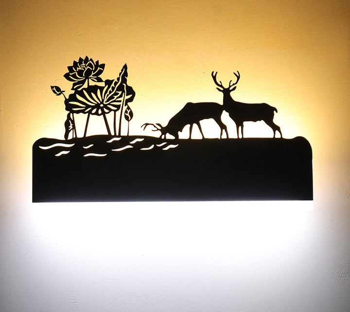 Wall lamp with versatile design