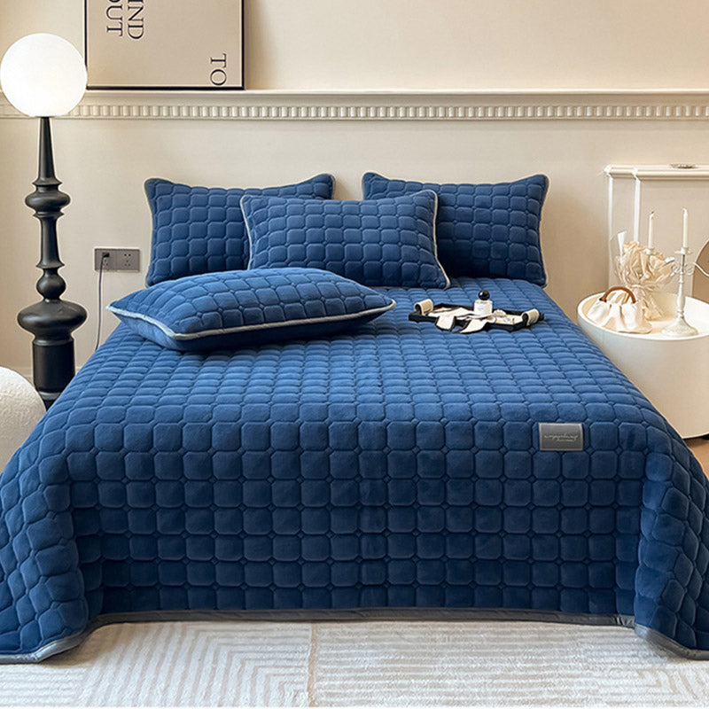 Modern Soft Throw Blanket with Square Texture – Stylish Fluffy Bed &amp; Sofa Cover