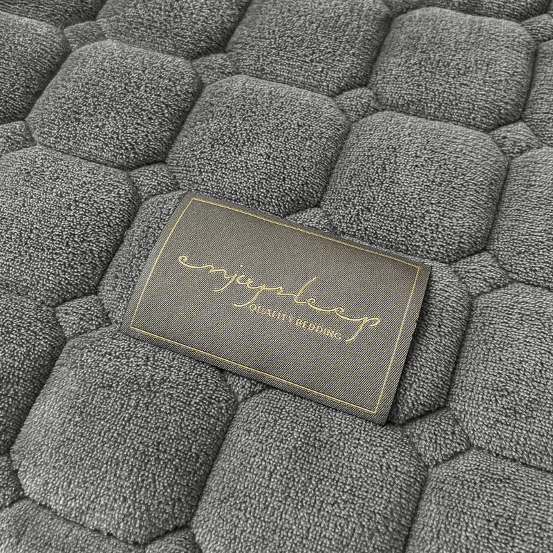Modern Soft Throw Blanket with Square Texture – Stylish Fluffy Bed &amp; Sofa Cover