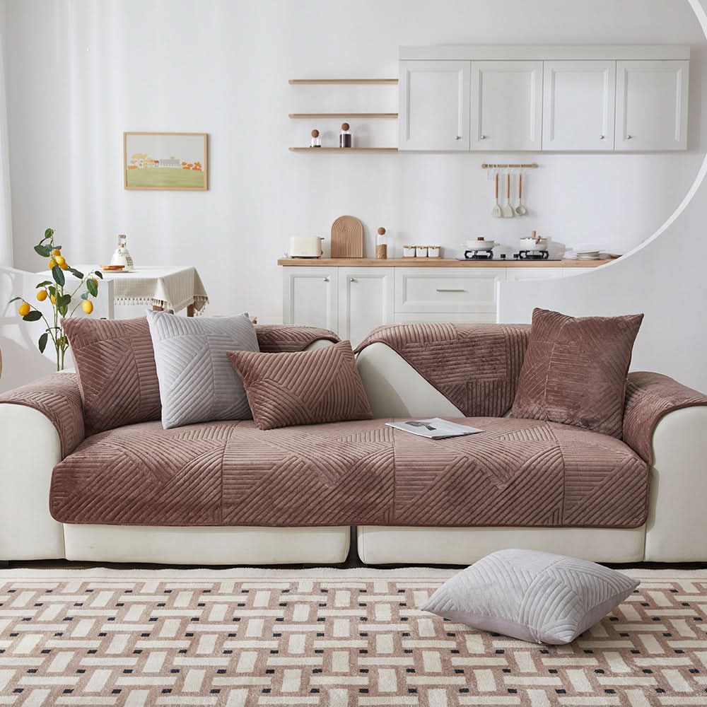 PlushGrip – Non-slip plush sofa cover