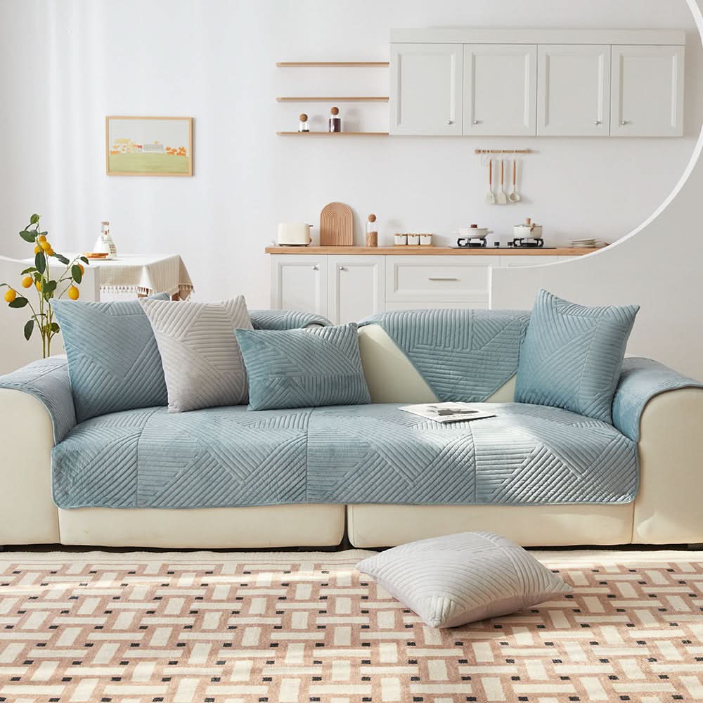 PlushGrip – Non-slip plush sofa cover