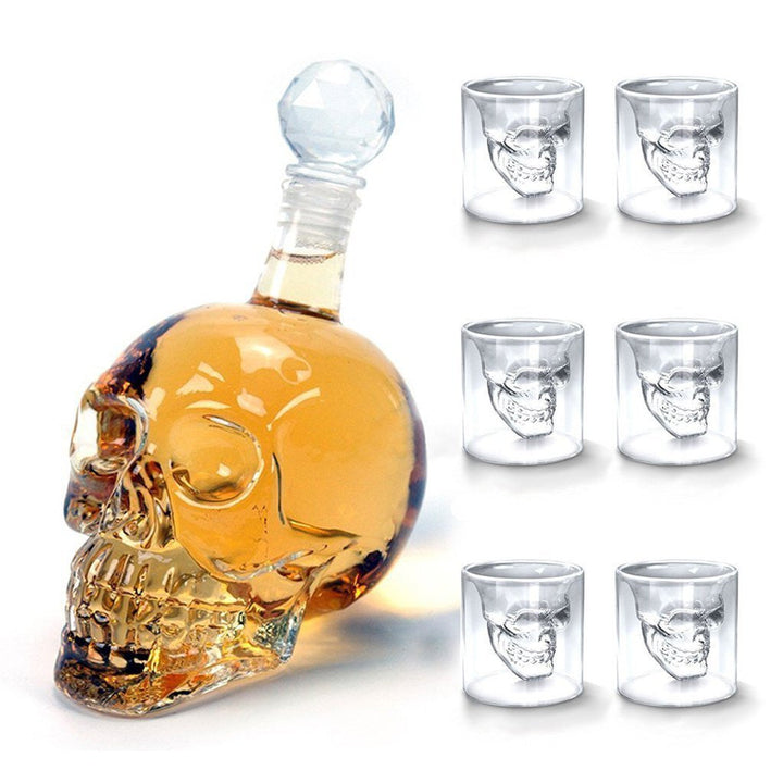 Skull Carafe Decanter &amp; 6 Shot Glasses