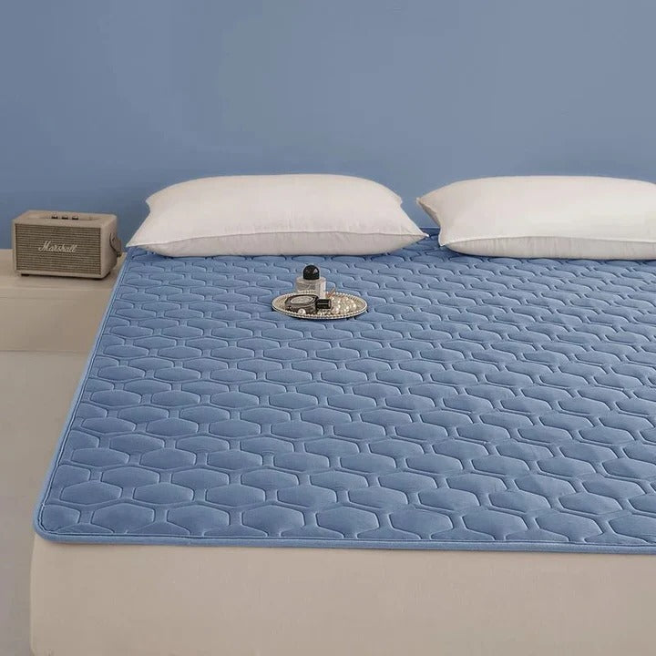 Quilted Cooling Mattress Pad with High-Density Cooling Fiber |