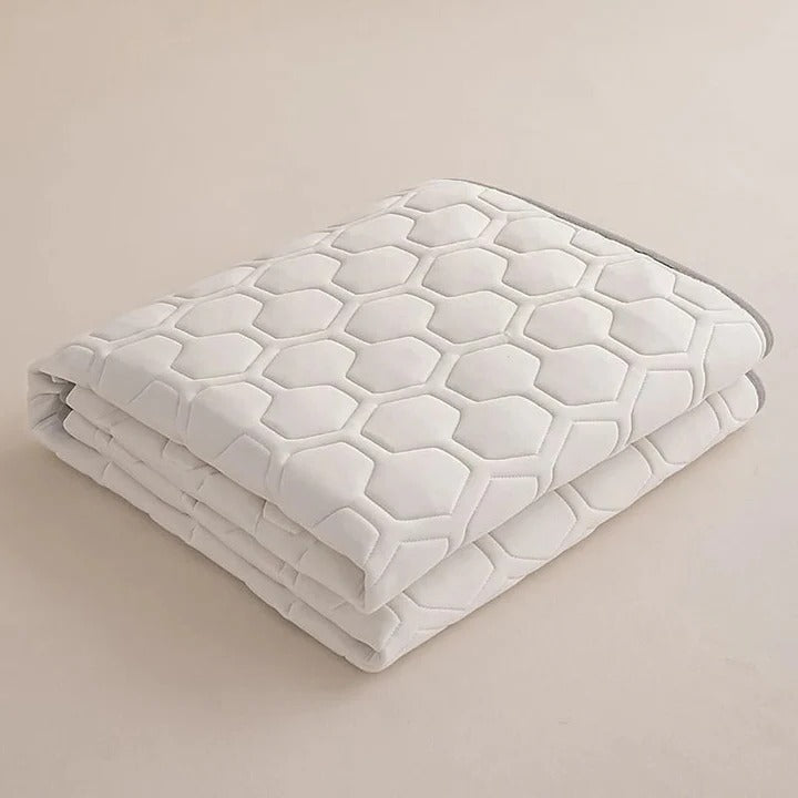 Quilted Cooling Mattress Pad with High-Density Cooling Fiber |
