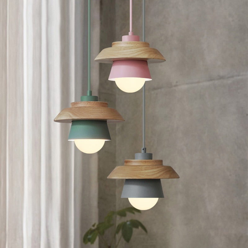 Pendant lights made of Nordic wood