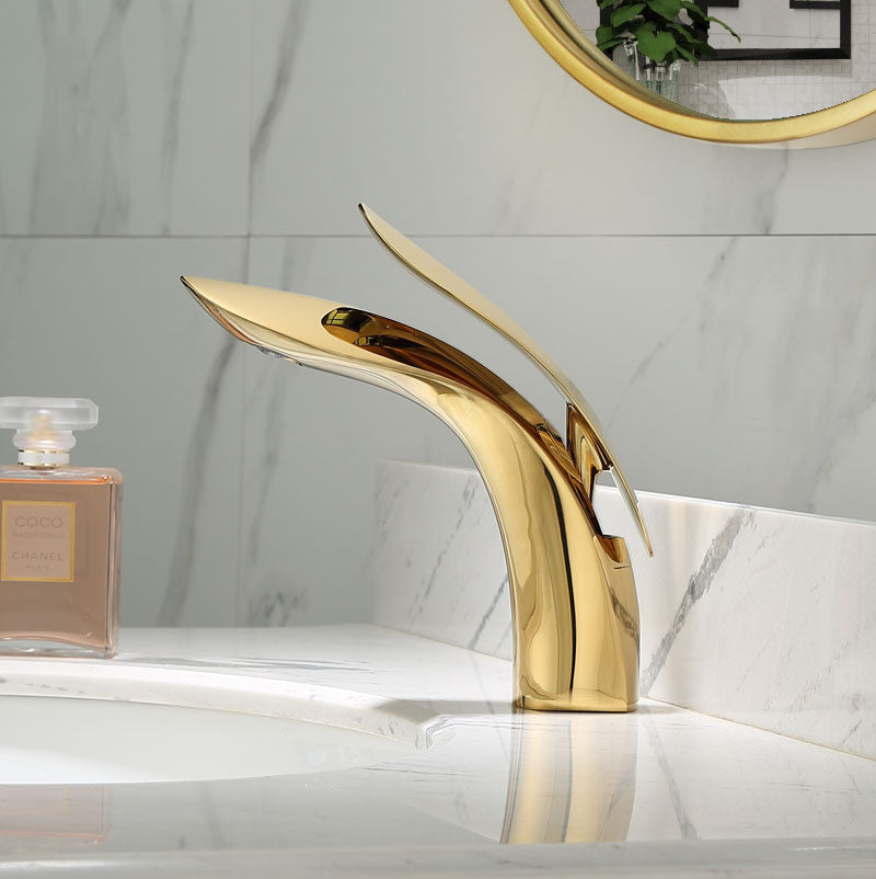 Luxurious modern bathroom faucet