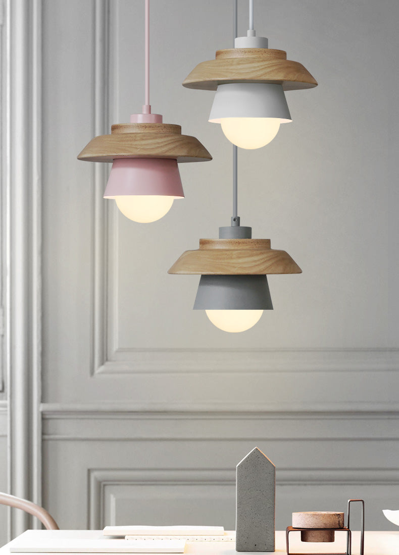 Pendant lights made of Nordic wood