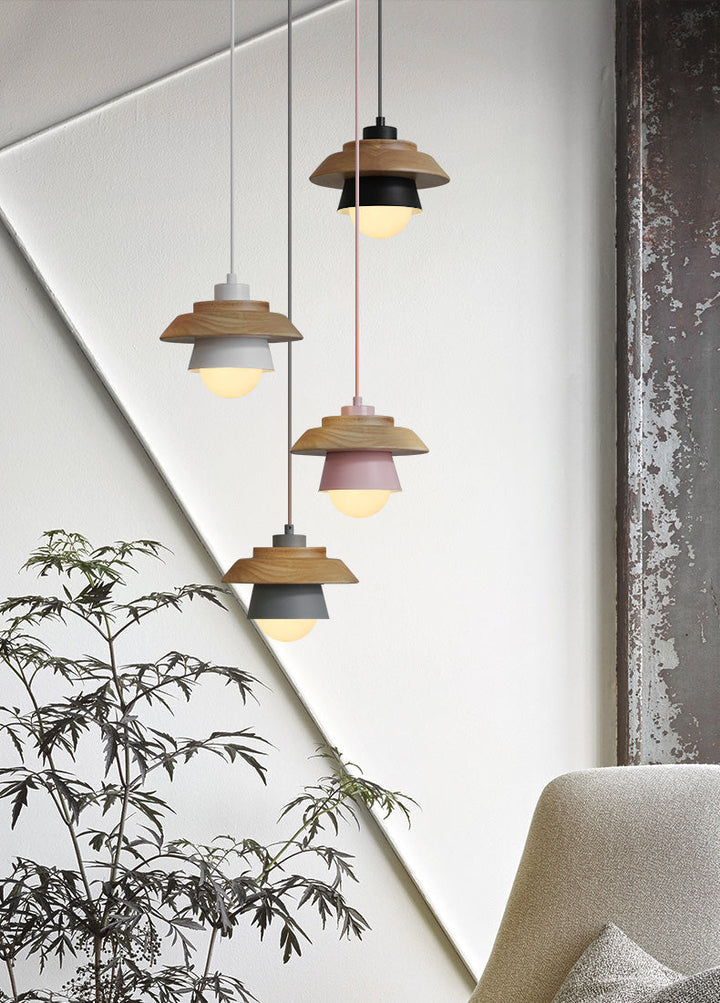 Pendant lights made of Nordic wood