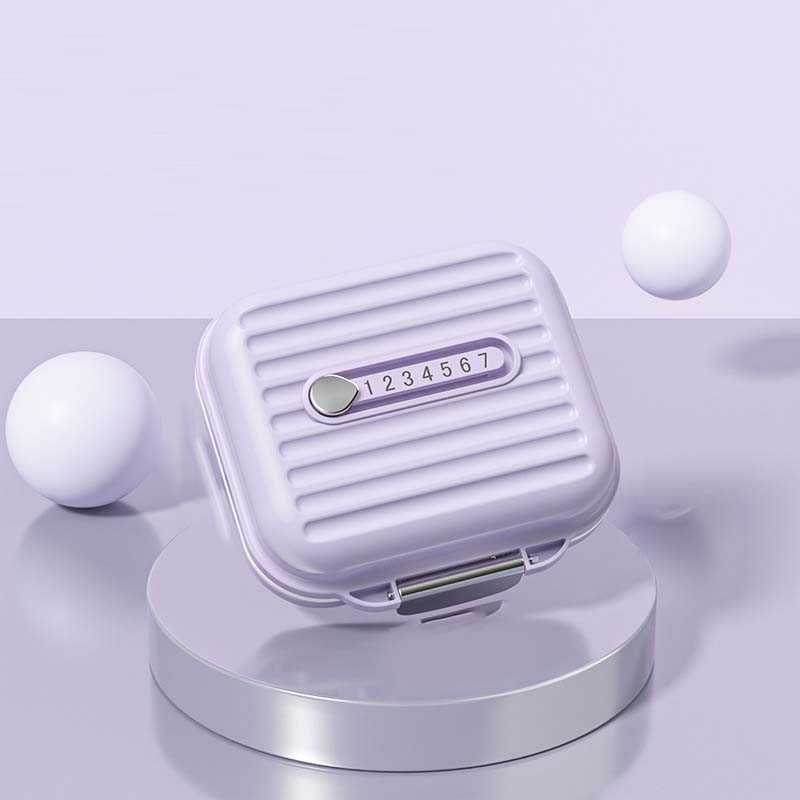 Small portable pillbox