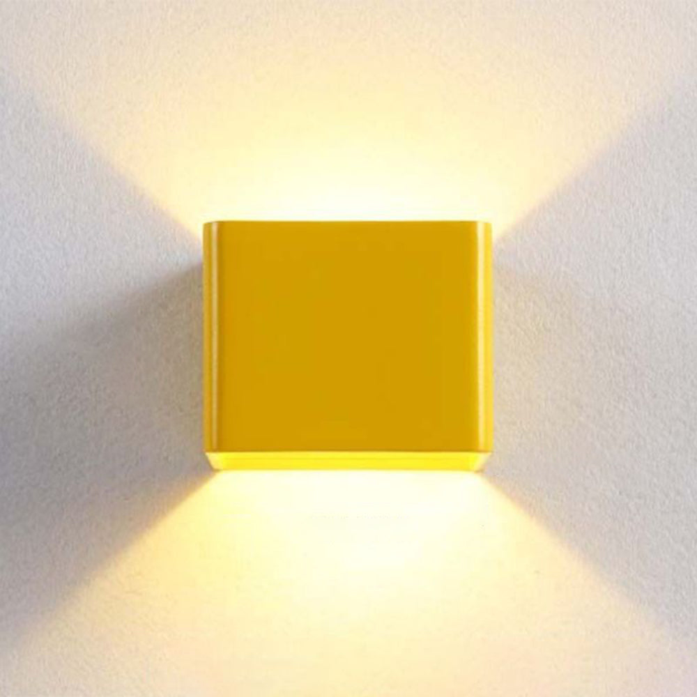 OrrSquare – Modern square wall lamp for stylish lighting