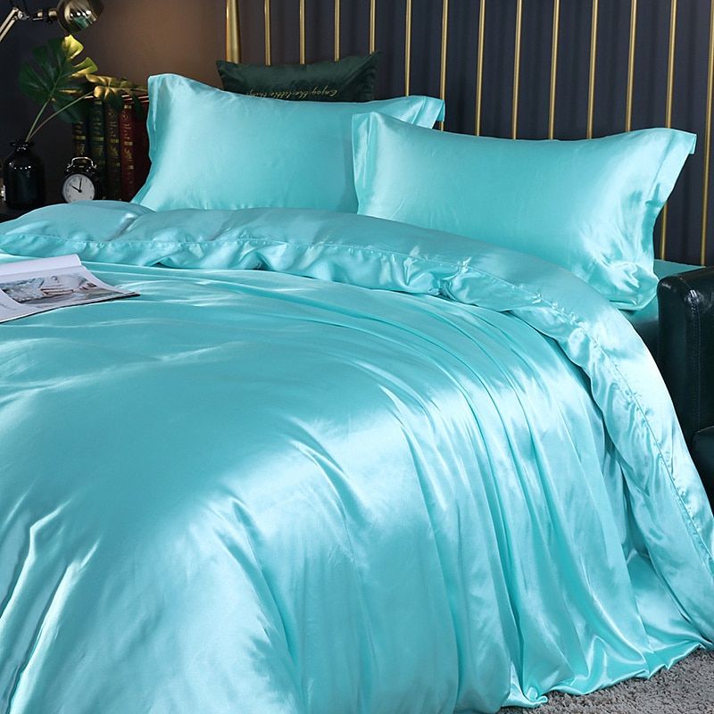 SilkEssence Luxury Bedding Set - Ultimate Comfort &amp; Elegance