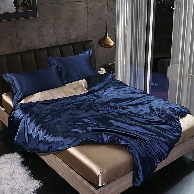 SilkEssence Luxury Bedding Set - Ultimate Comfort &amp; Elegance